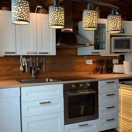 Kaupinmaja, Yllaes, Aekaeslompolo, Lapland - Log With And Fell Scenery Apartament *